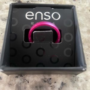 Silicone ring. Brand new. Just tried on only.